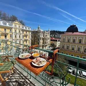 Balconies Above Colonnade Apartmán