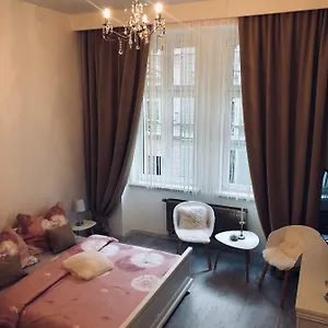 https://zeyerova-90-3-apartman.karlovyvary-hotels.com